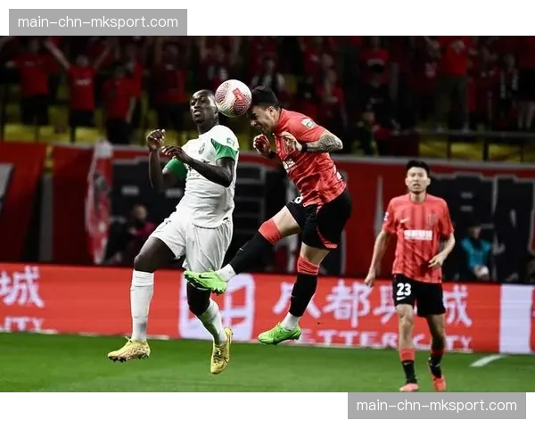 成都蓉城2-2战平浙江队，费利佩补时点射绝平